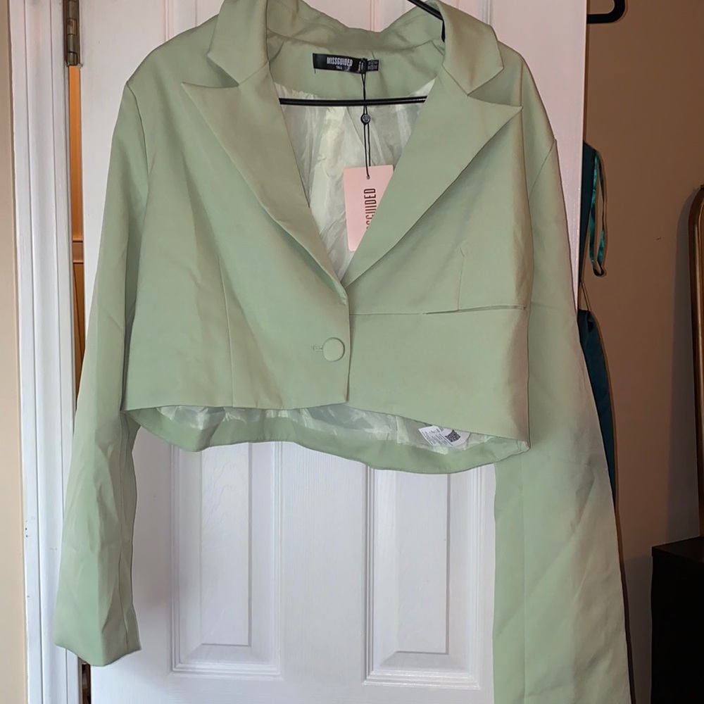 Cropped green misguided blazer never worn before